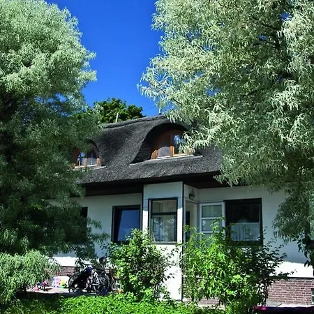 Feriehus In A Thatched House By The Wulfen auf Fehmarn