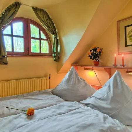 In A Thatched House By The Feriehus