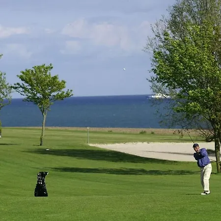In A Thatched House By The * Wulfen auf Fehmarn