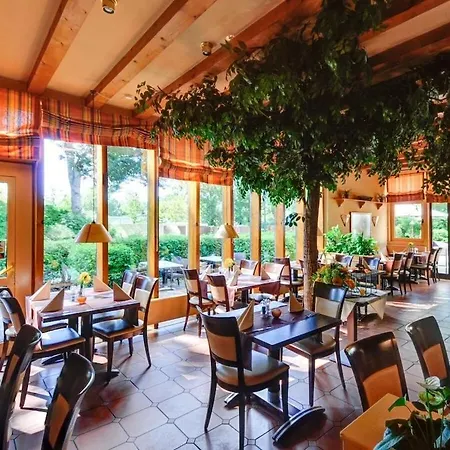 In A Thatched House By The * Wulfen auf Fehmarn